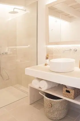 Deluxe Tek Büyük Yataklı Oda, 1 En Büyük (King) Boy Yatak, Banyolu/Duşlu, Avlu Manzaralı