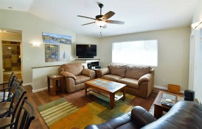Ev (1208_Westmoreland)