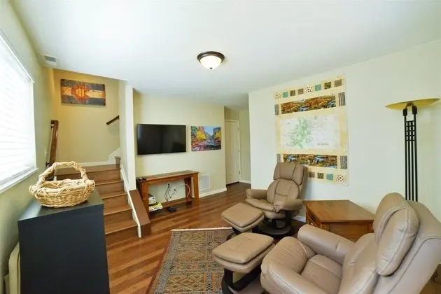 Ev (1208_Westmoreland)