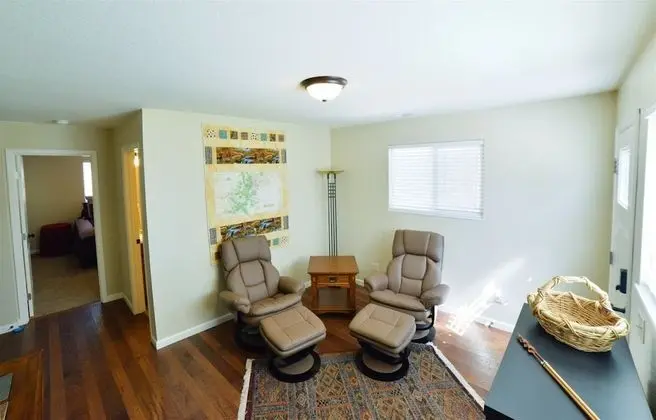 Ev (1208_Westmoreland)