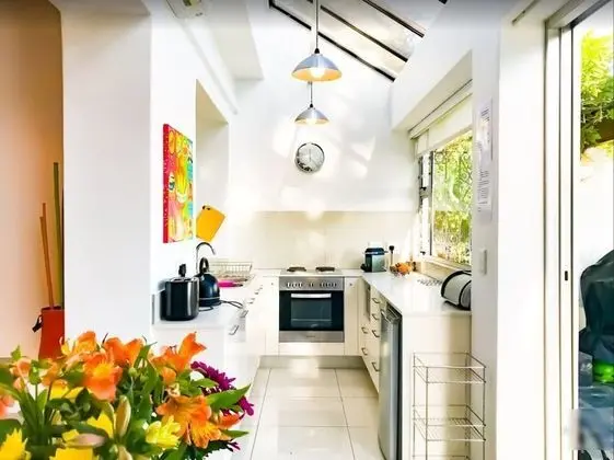 121 Ocean View Studio Apartment