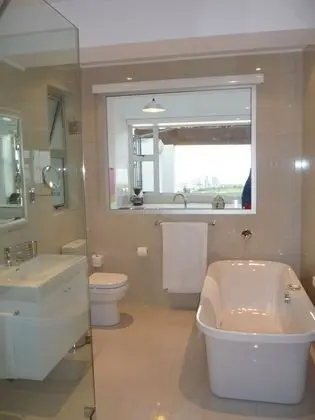 121 Ocean View Studio Apartment