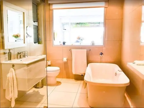 121 Ocean View Studio Apartment