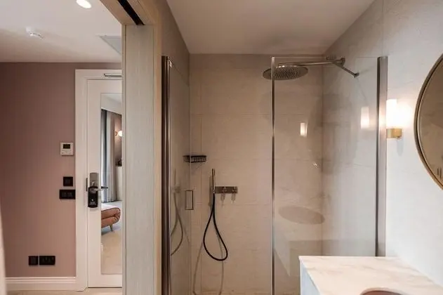Deluxe Tek Büyük veya İki Ayrı Yataklı Oda, Balkon