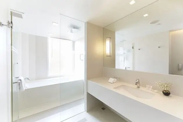 Executive Suite (Lake View)
