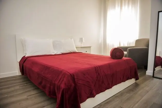 Basic Apart Daire, 2 Yatak Odası, Denize Sıfır