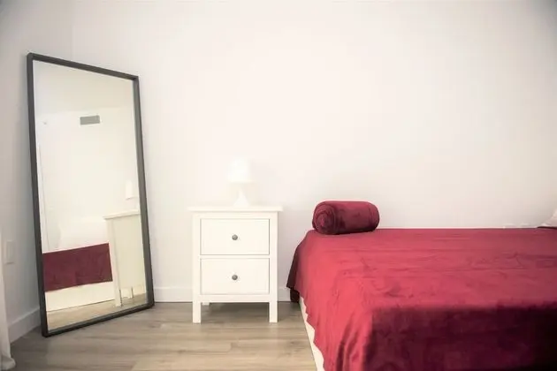 Basic Apart Daire, 2 Yatak Odası, Denize Sıfır