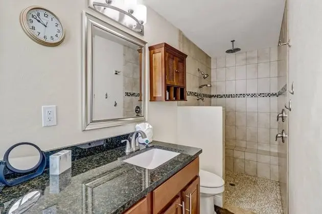 Ev (1320 SE 21st Ter)