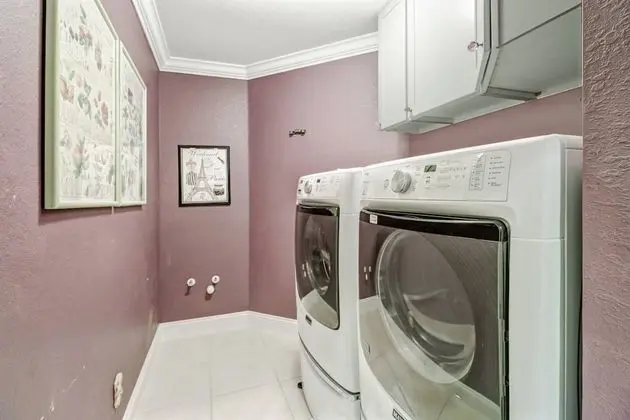 Ev (1320 SE 5th Ter)