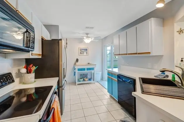 Ev (1322 SW 33rd St)