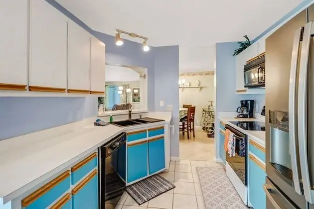 Ev (1322 SW 33rd St)