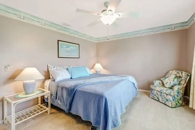 Ev (1322 SW 33rd St)