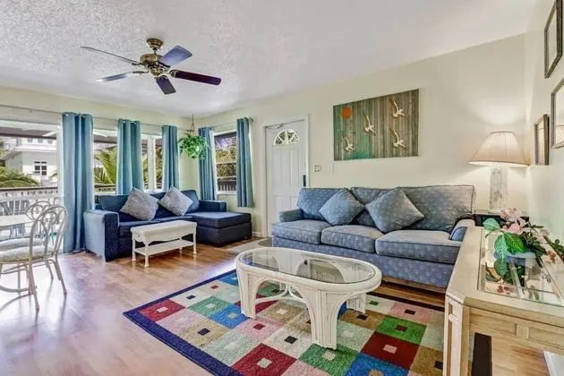 Daire (1335 Santos Rd-Upstairs Unit)