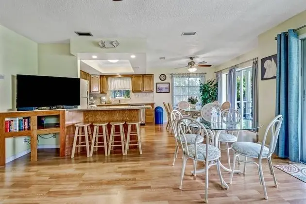 Daire (1335 Santos Rd-Upstairs Unit)