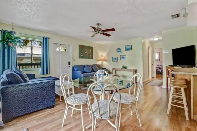 Daire (1335 Santos Rd-Upstairs Unit)