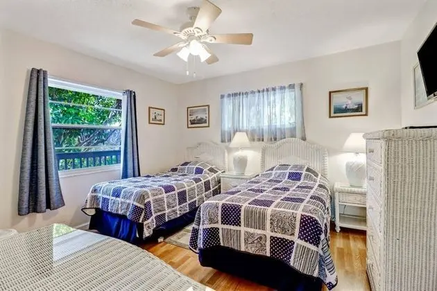 Daire (1335 Santos Rd-Upstairs Unit)
