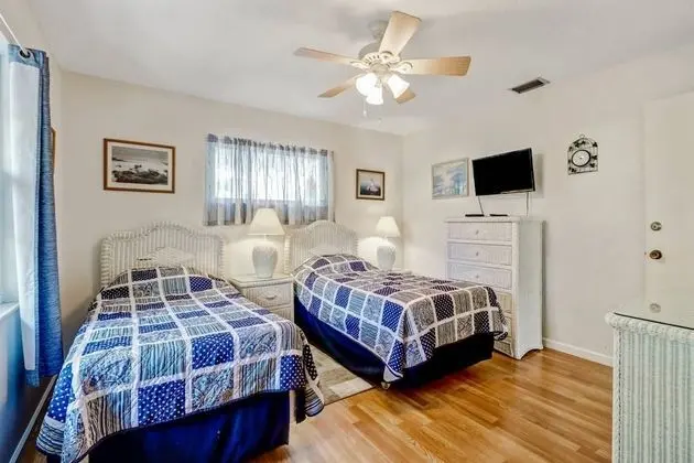 Daire (1335 Santos Rd-Upstairs Unit)