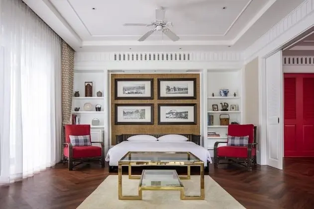 Louis Leonowens Pool Suite