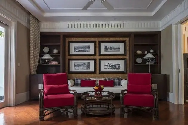 Louis Leonowens Pool Suite