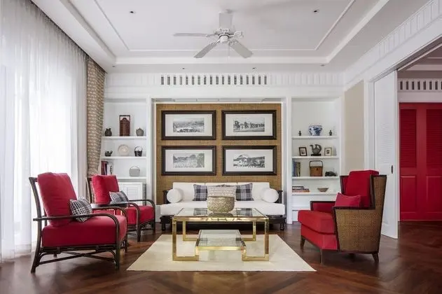 Louis Leonowens Pool Suite