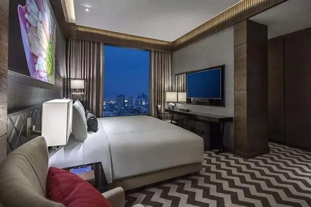 Ayutthaya Suites