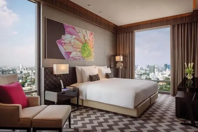 Thonburi Suites