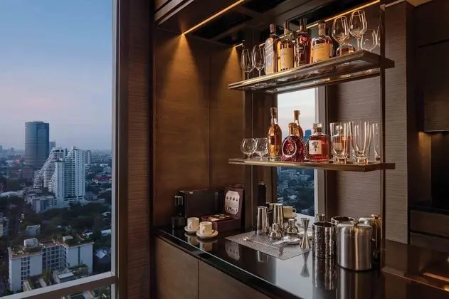 Thonburi Suites