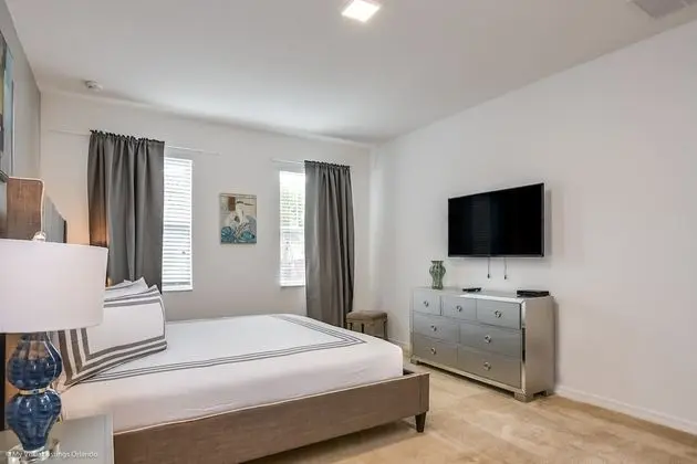 Ev (7013OWS 14 Bed 11 Bathroom)