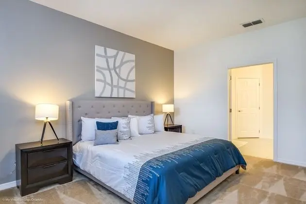 Ev (7013OWS 14 Bed 11 Bathroom)
