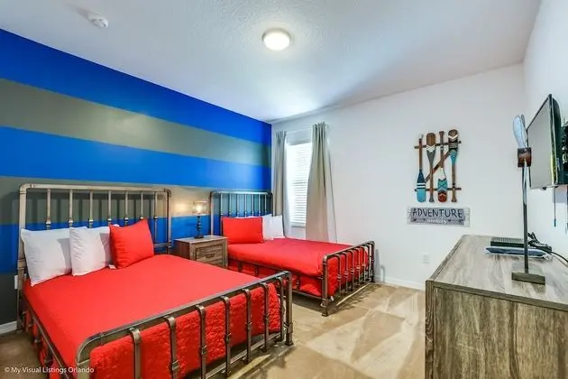 Ev (7013OWS 14 Bed 11 Bathroom)