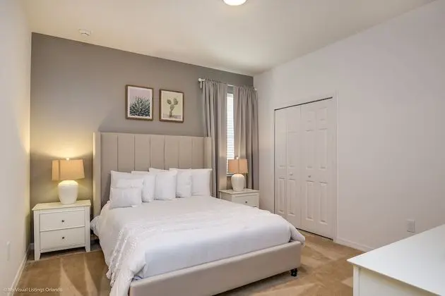Ev (7013OWS 14 Bed 11 Bathroom)