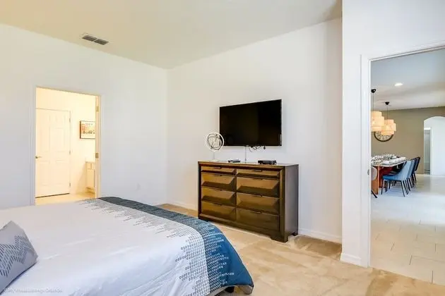 Ev (7013OWS 14 Bed 11 Bathroom)