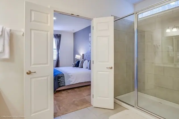 Ev (7013OWS 14 Bed 11 Bathroom)