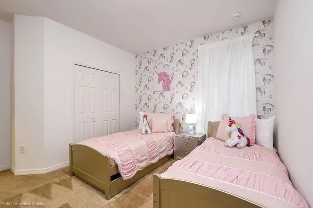 Ev (7013OWS 14 Bed 11 Bathroom)