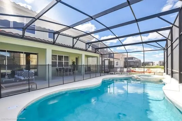 Ev (7013OWS 14 Bed 11 Bathroom)