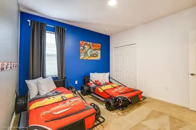 Ev (7013OWS 14 Bed 11 Bathroom)
