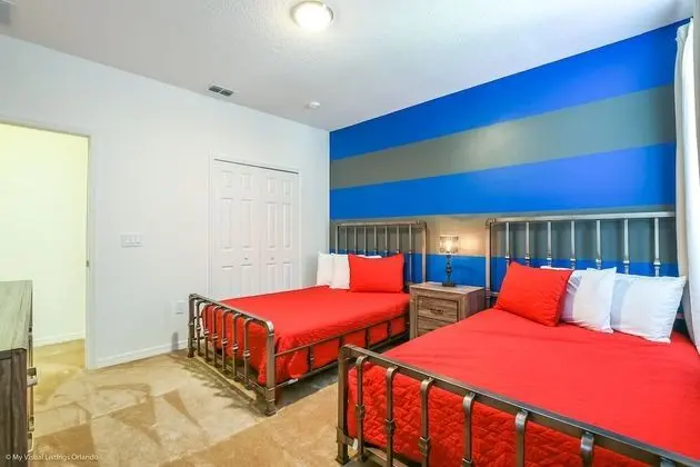 Ev (7013OWS 14 Bed 11 Bathroom)