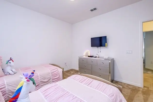 Ev (7013OWS 14 Bed 11 Bathroom)
