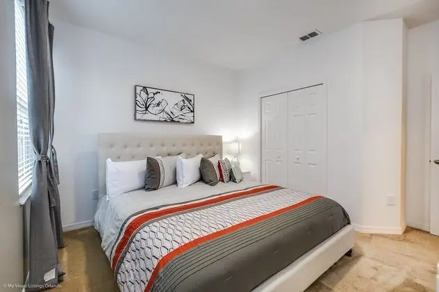 Ev (7013OWS 14 Bed 11 Bathroom)