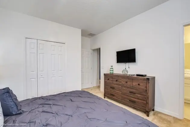 Ev (7013OWS 14 Bed 11 Bathroom)