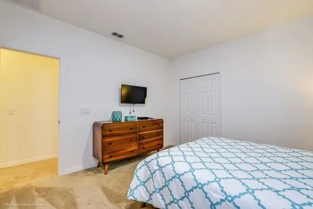 Ev (7013OWS 14 Bed 11 Bathroom)