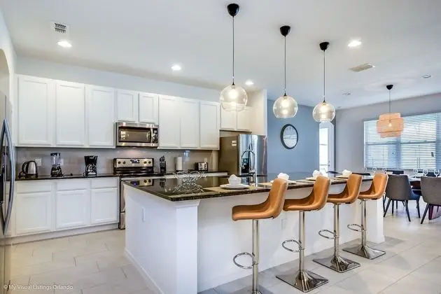 Ev (7013OWS 14 Bed 11 Bathroom)