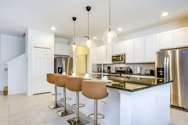 Ev (7013OWS 14 Bed 11 Bathroom)