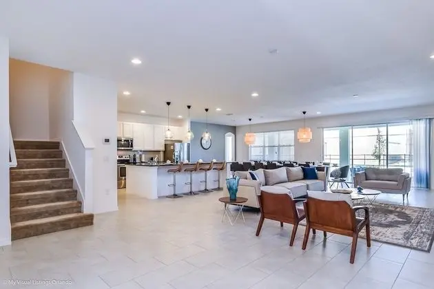 Ev (7013OWS 14 Bed 11 Bathroom)