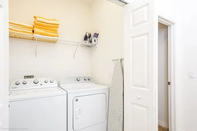 Ev (7013OWS 14 Bed 11 Bathroom)