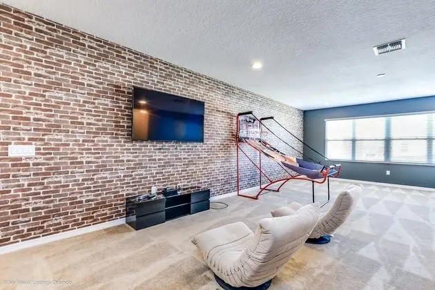 Ev (7013OWS 14 Bed 11 Bathroom)