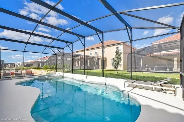 Ev (7013OWS 14 Bed 11 Bathroom)