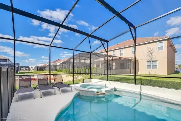 Ev (7013OWS 14 Bed 11 Bathroom)