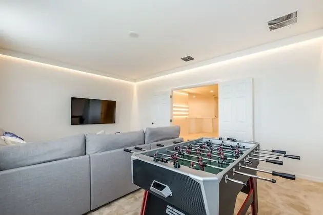 Ev (6004OGL 14 Bedroom 11 Bathrrom)