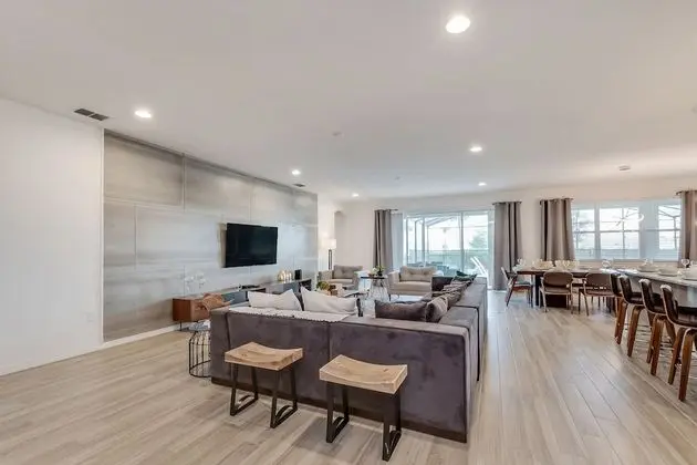 Ev (6004OGL 14 Bedroom 11 Bathrrom)